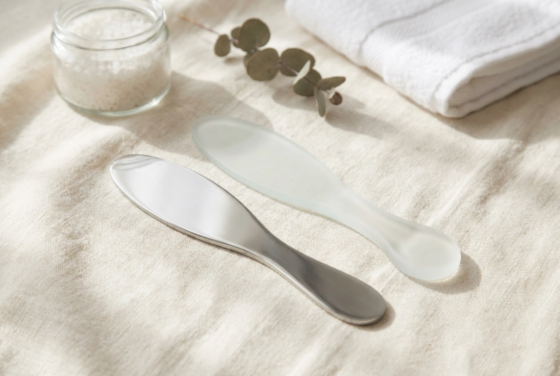 Ράσπα ποδιών: πότε να επιλέξετε μεταλλική και πότε γυάλινη