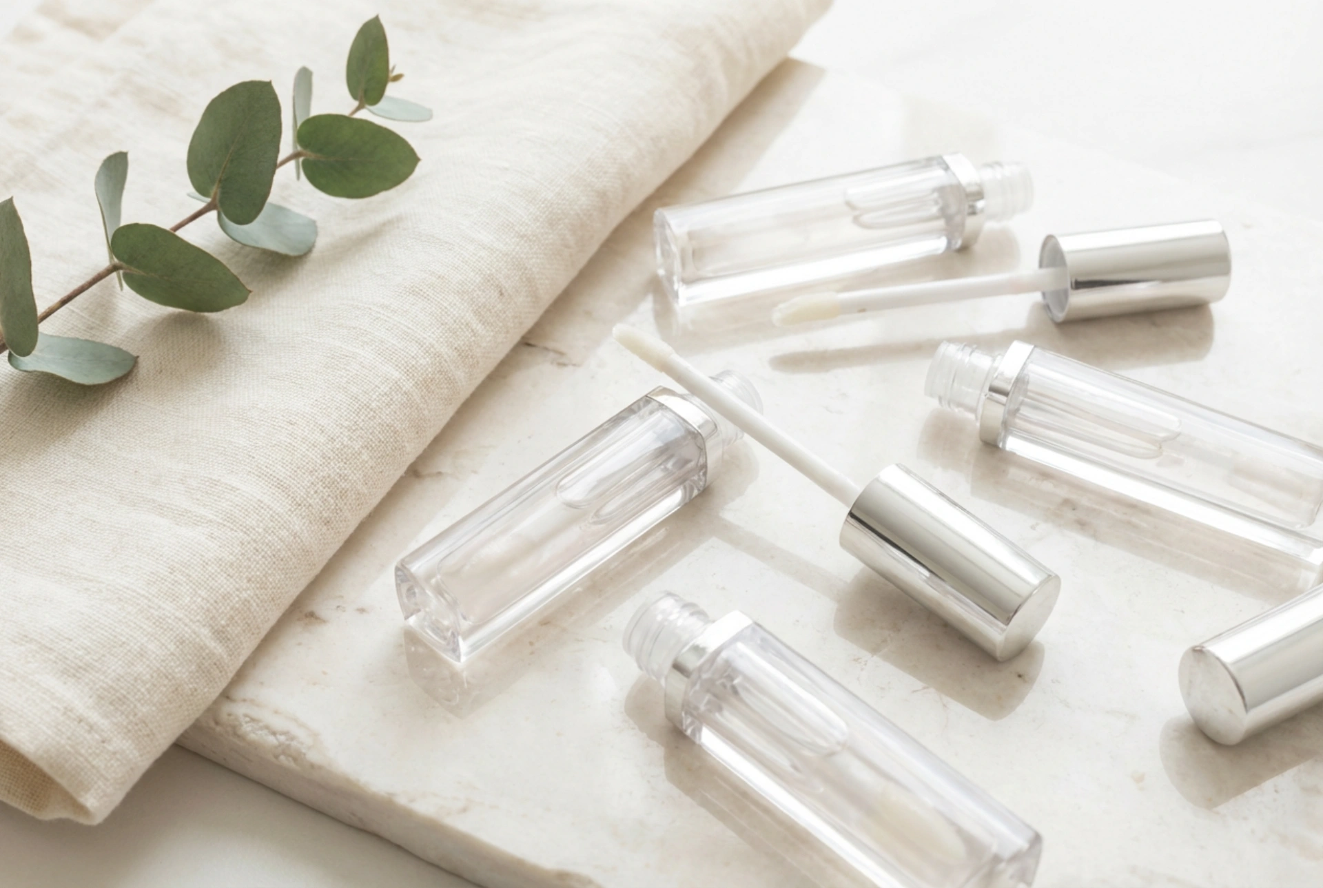Διάφανα lip gloss: Οι καλύτερες χρήσεις και τα λάθη που πρέπει να αποφύγετε